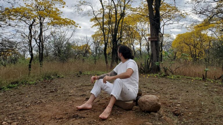 retiro en el bosque seco de Ecuador durante carnaval en Cazaderos
